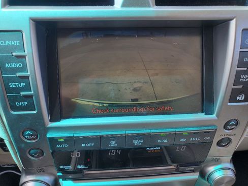 Used 2011 Lexus GX 460 Base w/ Comfort Plus Pkg image 19