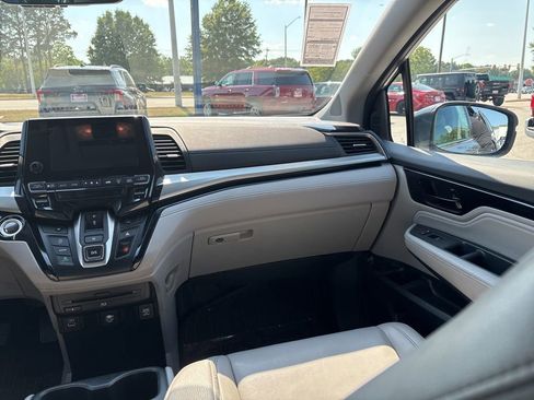 Used 2023 Honda Odyssey Touring image 10