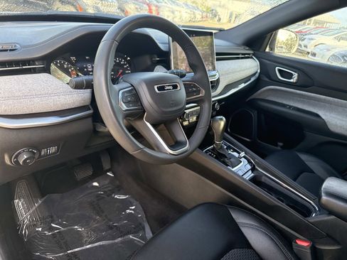 Certified 2024 Jeep Compass Latitude image 20