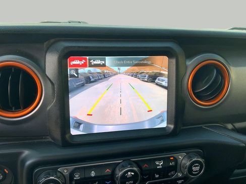 Used 2021 Jeep Gladiator Mojave AWD/4WD image 29
