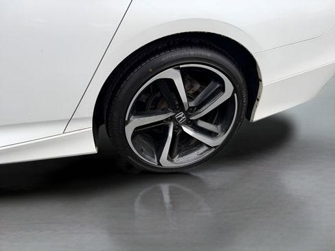 Used 2020 Honda Accord Sport image 10