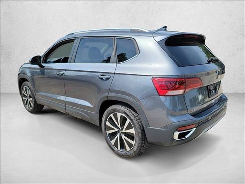 Used 2023 Volkswagen Taos SE AWD/4WD image 7