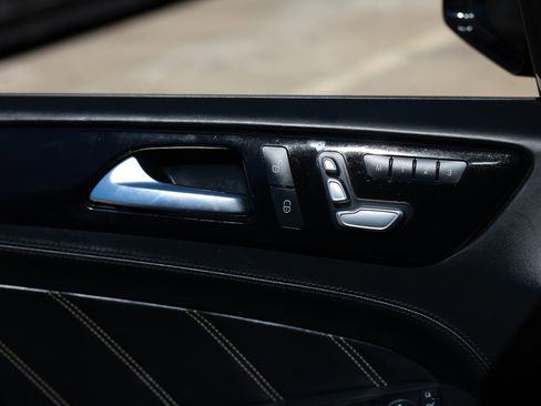 Used 2016 Mercedes-Benz GLE 63 AMG 4MATIC image 53