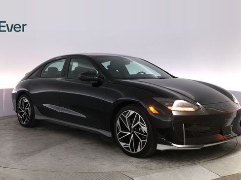 Used 2023 Hyundai Ioniq 6 SEL image 13