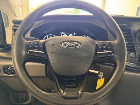 Used 2022 Ford Transit 350 DRW RWD image 19