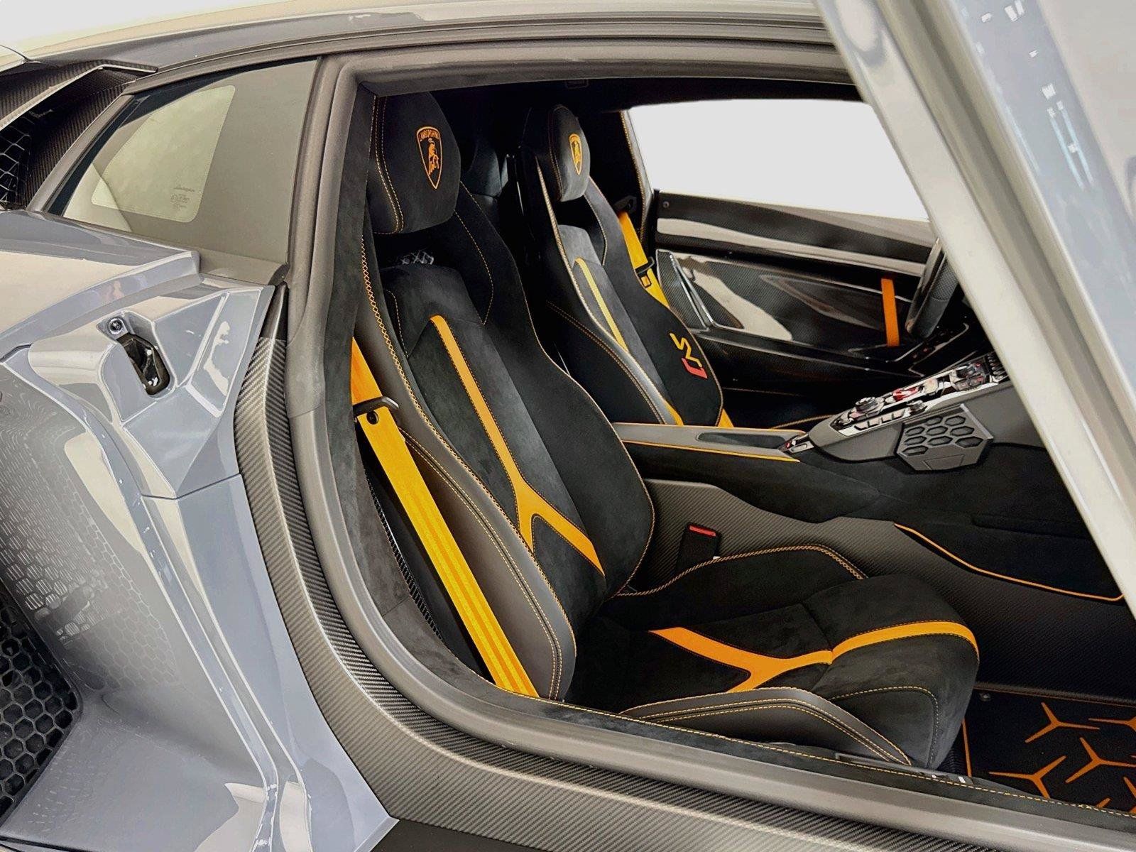 Used 2020 Lamborghini Aventador SVJ AWD/4WD image 24
