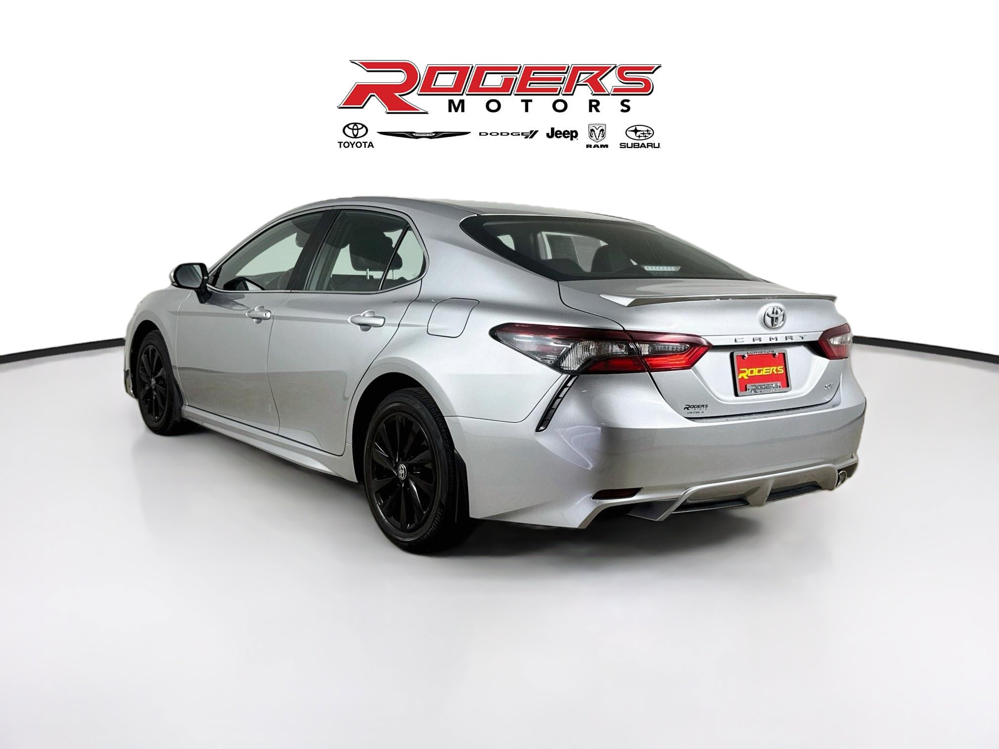 Used 2024 Toyota Camry SE FWD image 11