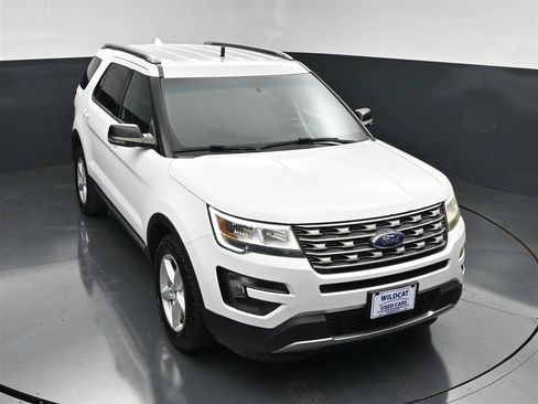 Used 2016 Ford Explorer XLT AWD/4WD image 21