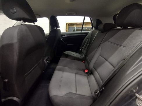 Used 2019 Volkswagen e-Golf SE w/ Driver Assistance Package image 35