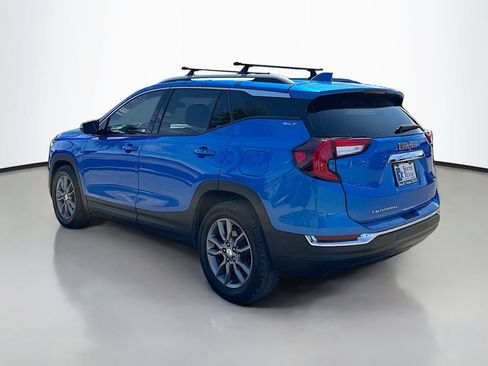 Used 2024 GMC Terrain SLT w/ Infotainment Package II FWD image 5