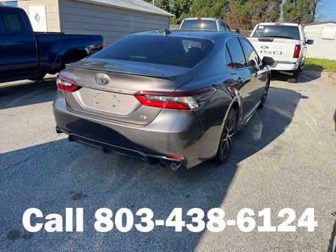 Used 2022 Toyota Camry SE FWD image 2