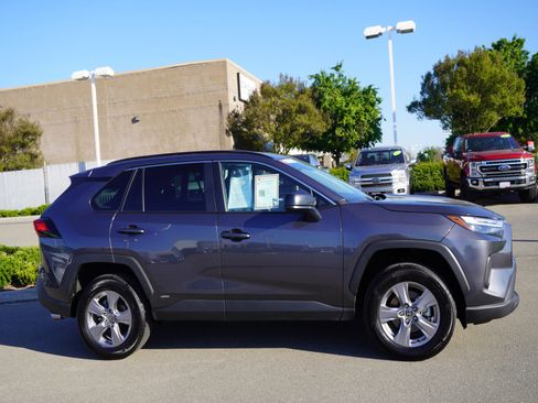 Used 2025 Toyota RAV4 LE image 4