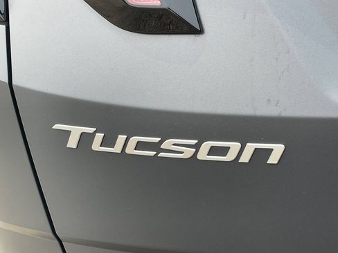 Used 2025 Hyundai Tucson Limited AWD/4WD image 18