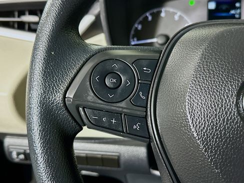 Used 2025 Toyota Corolla LE image 16