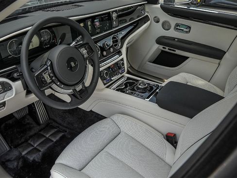 New 2025 Rolls-Royce Ghost image 17