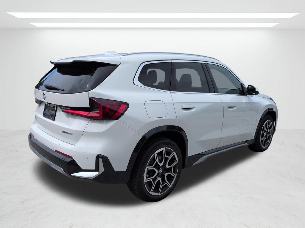 New 2027 BMW X1 xDrive28i AWD/4WD image 4