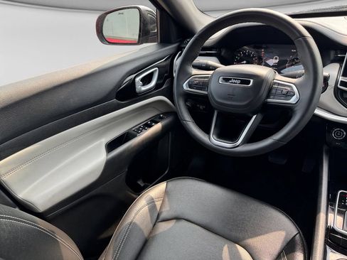 Used 2025 Jeep Compass Limited AWD/4WD image 19