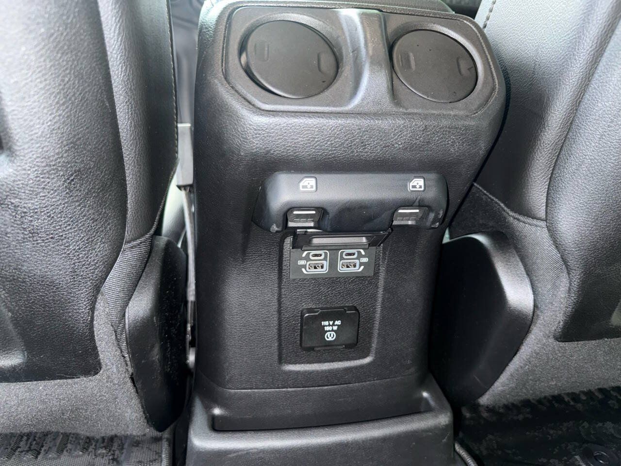 Used 2022 Jeep Wrangler Unlimited Rubicon 4xe w/ Cold Weather Group AWD/4WD image 38
