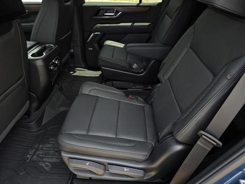 New 2026 GMC Yukon Denali w/ Denali Reserve Package AWD/4WD image 18
