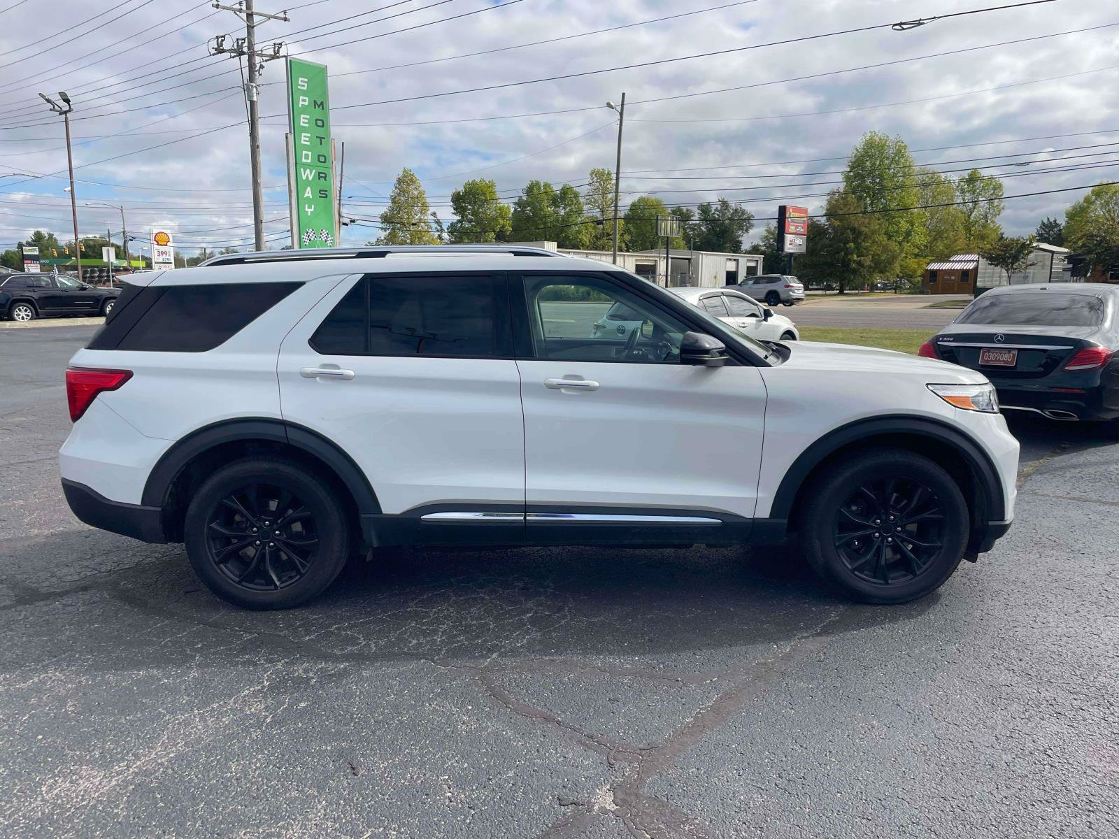 Used 2020 Ford Explorer Limited AWD/4WD image 10