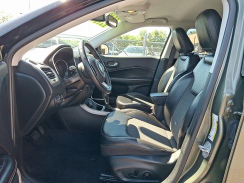 Used 2019 Jeep Compass Latitude w/ Popular Equipment Group AWD/4WD image 14