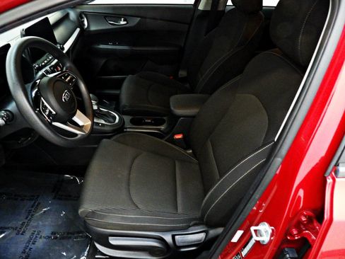 Used 2020 Kia Forte LXS FWD image 8
