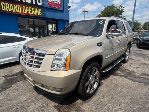 Used 2008 Cadillac Escalade AWD image 2