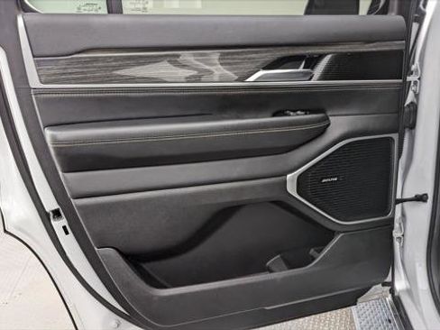 Used 2022 Jeep Wagoneer Series II image 16