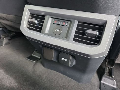 Used 2024 Ford F350 Lariat image 20