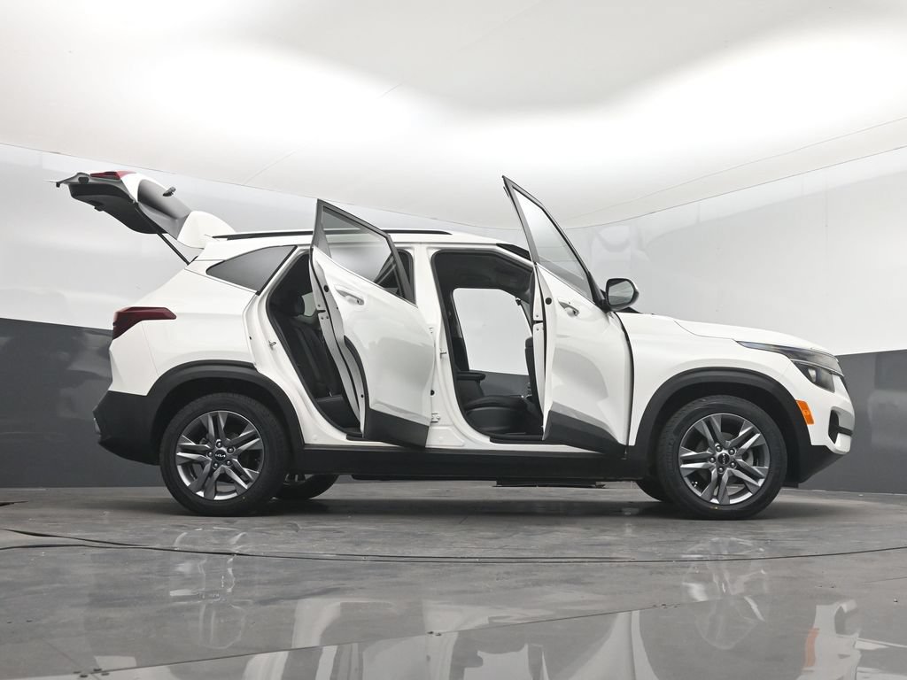 Certified 2022 Kia Seltos S FWD image 7