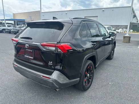 Used 2020 Toyota RAV4 LE AWD/4WD image 5