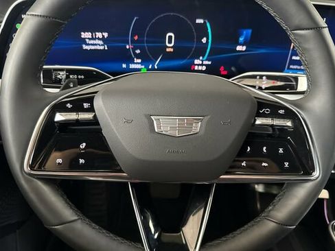 Certified 2024 Cadillac Lyriq Luxury AWD/4WD image 24