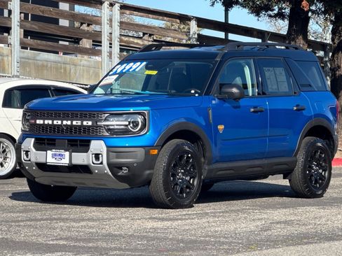 Certified 2025 Ford Bronco Sport Badlands image 8
