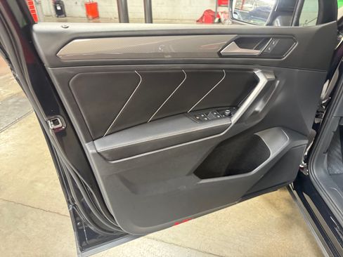 Used 2023 Volkswagen Tiguan SE FWD image 13