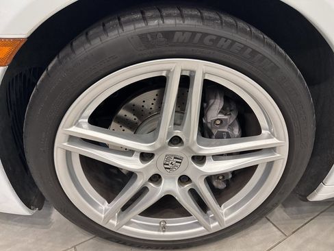 Used 2019 Porsche 911 Carrera 4 w/ Sportdesign Package image 34