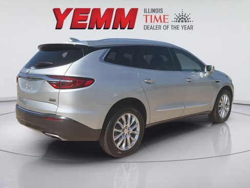 Used 2020 Buick Enclave Premium w/ Sun and Sites Package FWD image 13