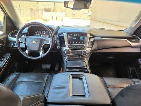 Used 2015 Chevrolet Suburban LTZ RWD image 15
