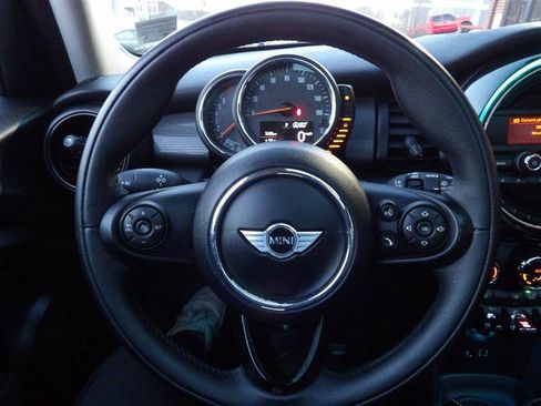 Used 2016 MINI Cooper 4-Door Hardtop image 20