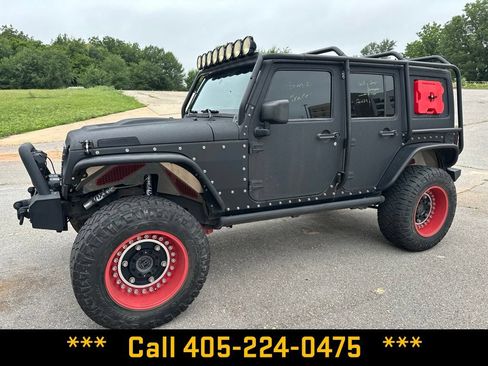 Used 2013 Jeep Wrangler Unlimited Rubicon w/ Connectivity Group AWD/4WD image 2