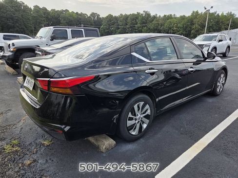 Used 2024 Nissan Altima 2.5 S FWD image 3