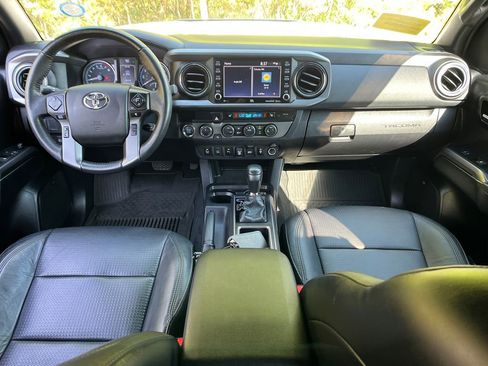 Used 2021 Toyota Tacoma TRD Off-Road w/ TRD Premium Off Road Package AWD/4WD image 13