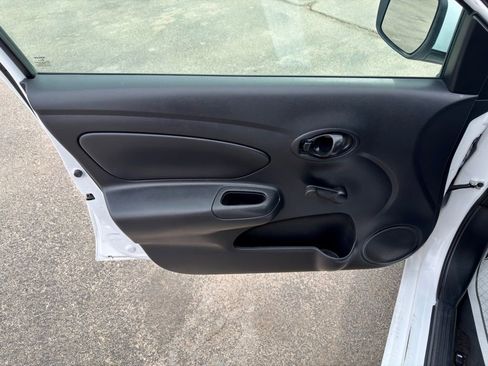 Used 2019 Nissan Versa S Plus image 27