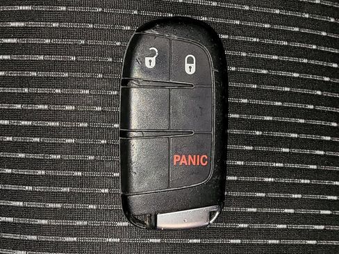 Used 2015 Dodge Journey SXT w/ Flexible Seating Group FWD image 32
