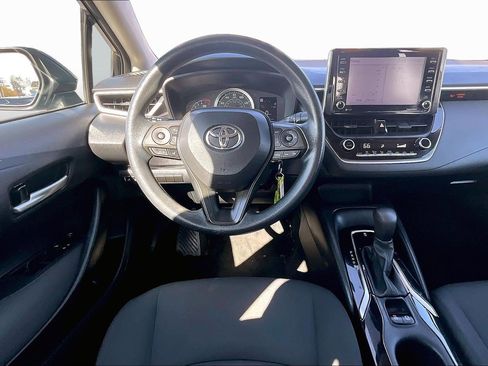 Used 2021 Toyota Corolla LE image 5