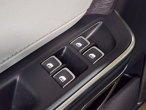 Used 2023 Rivian R1S Adventure AWD/4WD image 36