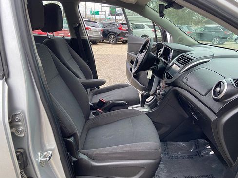 Used 2016 Chevrolet Trax LS image 19