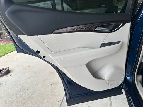 Used 2023 Buick Envision Avenir FWD image 17