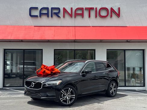 Used 2018 Volvo XC60 T5 Momentum w/ Vision Package AWD/4WD image 2