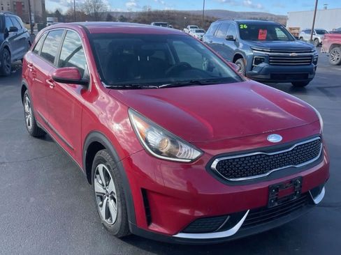 Used 2017 Kia Niro FE image 3