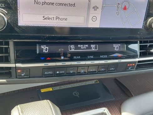 Used 2024 Toyota Sienna XLE w/ XLE Plus Package AWD/4WD image 32